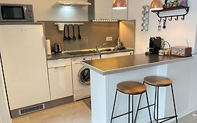 Living At Saarpartments -Adultsonly- 2 Bedrooms, Kitchen - Business & Holiday Apartments For Long- And Short Term Stay, 3 Min To Train Station, Secure E-Bike Parking!