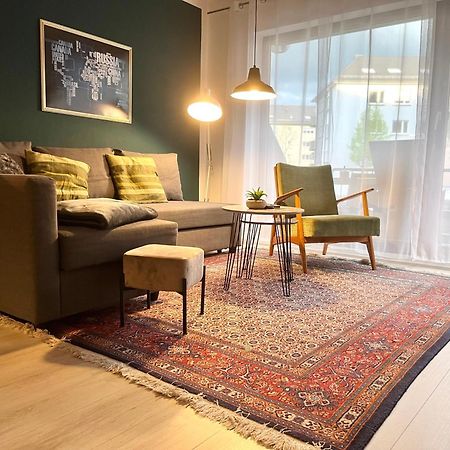 Living At Saarpartments -Adultsonly- 2 Bedrooms, Kitchen - Business & Holiday Apartments For Long- And Short Term Stay, 3 Min To Train Station, Secure E-Bike Parking! Saarbrücken Buitenkant foto