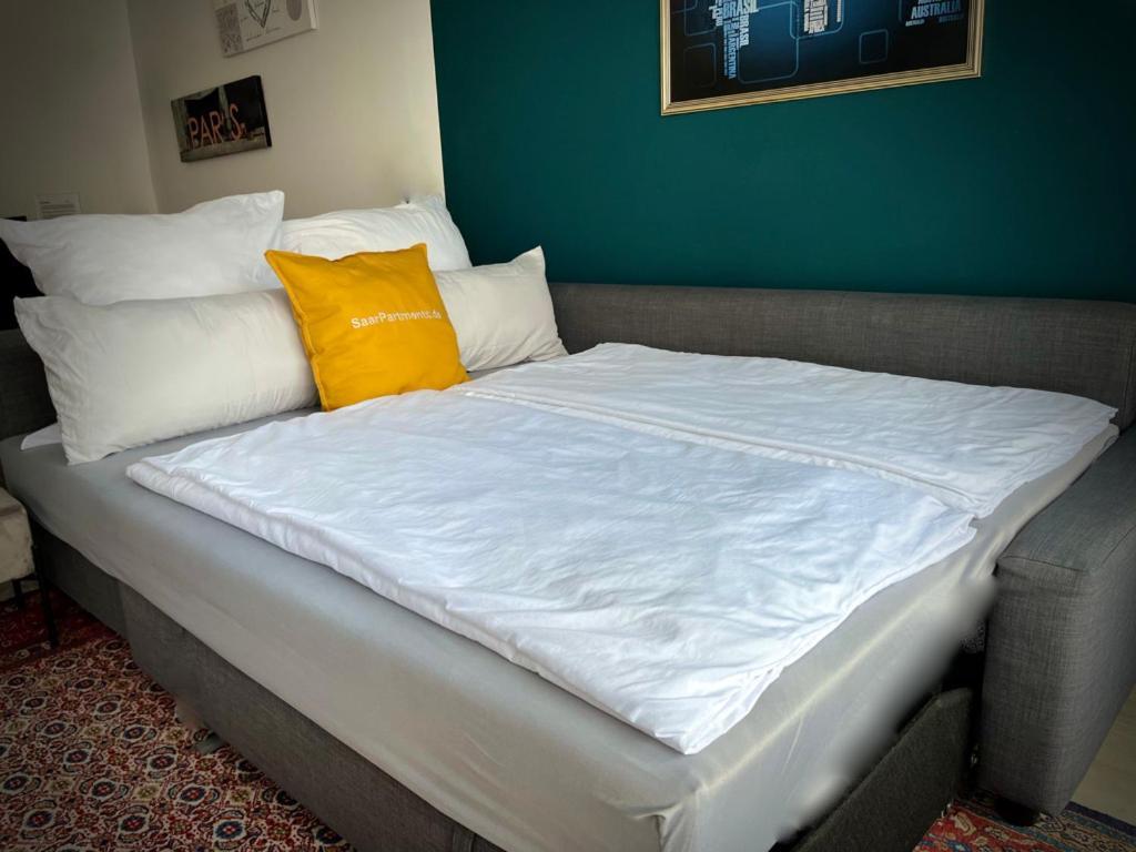 Living At Saarpartments -Adultsonly- 2 Bedrooms, Kitchen - Business & Holiday Apartments For Long- And Short Term Stay, 3 Min To Train Station, Secure E-Bike Parking! Saarbrücken Buitenkant foto
